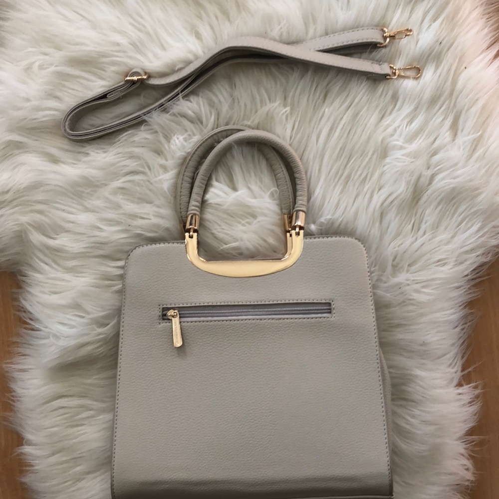 David Jones hand bag with gold hardware - Picture 4 of 4